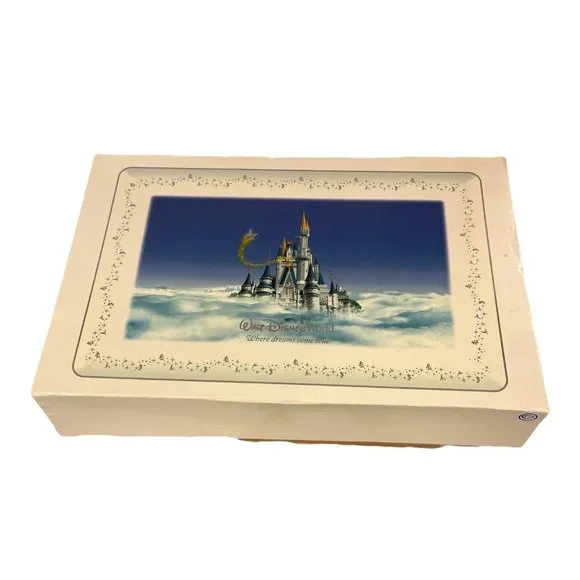 WALT DISNEY WORLD Where Dreams Come True Cinderella Castle Hanging Wall Platter - Picture 4 of 4
